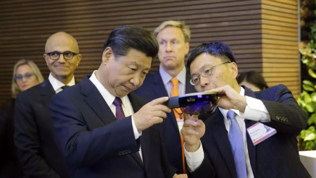 President Xi has experienced the VR Glasses -what are you waiting for?